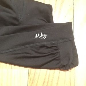 Mika yoga wear Betty shorts